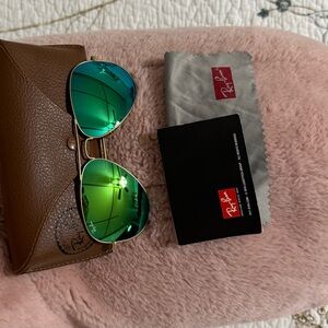 Ray-Ban Gold Aviator Sunglasses with Green Lenses